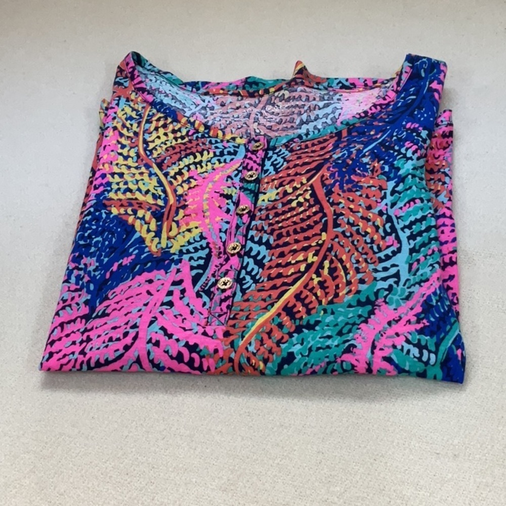 EUC woman’s 3/4 sleeve Lilly Pulitzer shirt - Picture 2 of 7